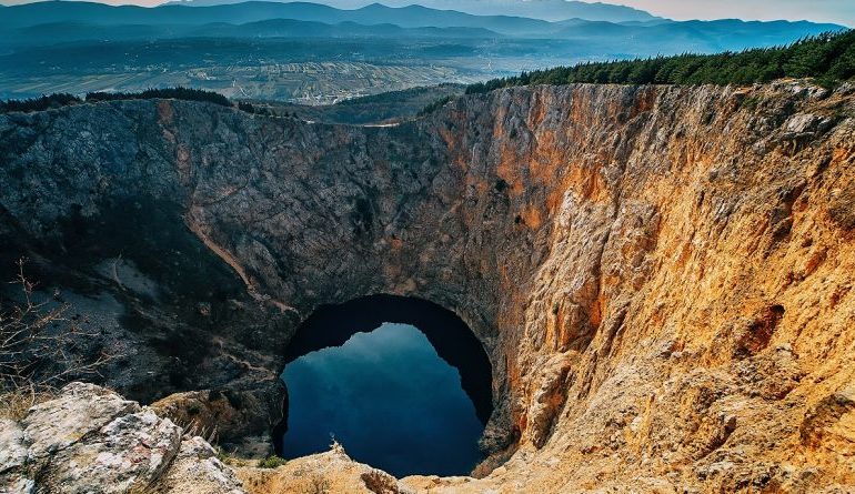 crveno_jezero-778x445-770x445